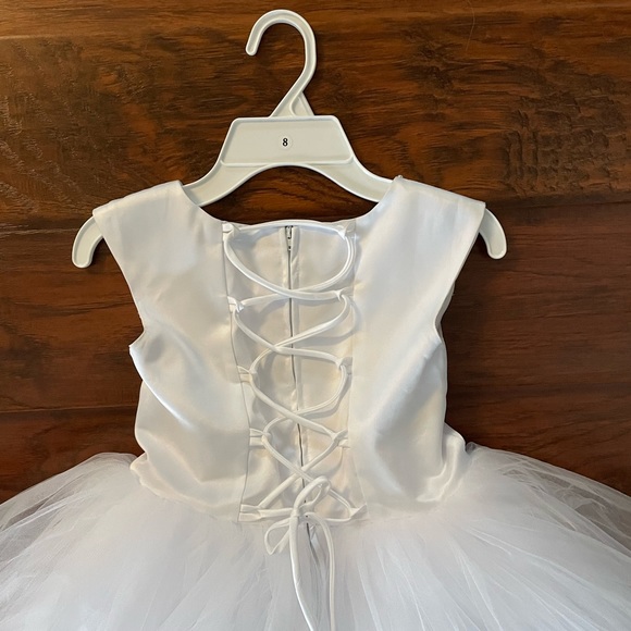 Fancy Kids - White, Size 8, Flower Girl Princess Dress, First Communion Dress - Picture 4 of 9
